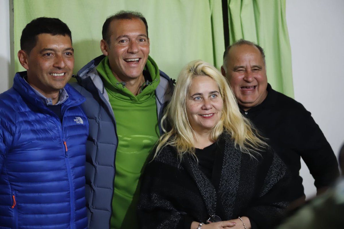OmarGutierrezOk's tweet photo. ¡Senillosa eligió convencionales constituyentes! Felicitaciones a las y los candidatos por el #MPN que obtuvieron un rotundo triunfo. Nuevamente gana la participación y la democracia, que nos vuelve a demostrar que #JuntosPodemosMás. ¡Felicitaciones! https://t.co/Ec3xJFo7I1