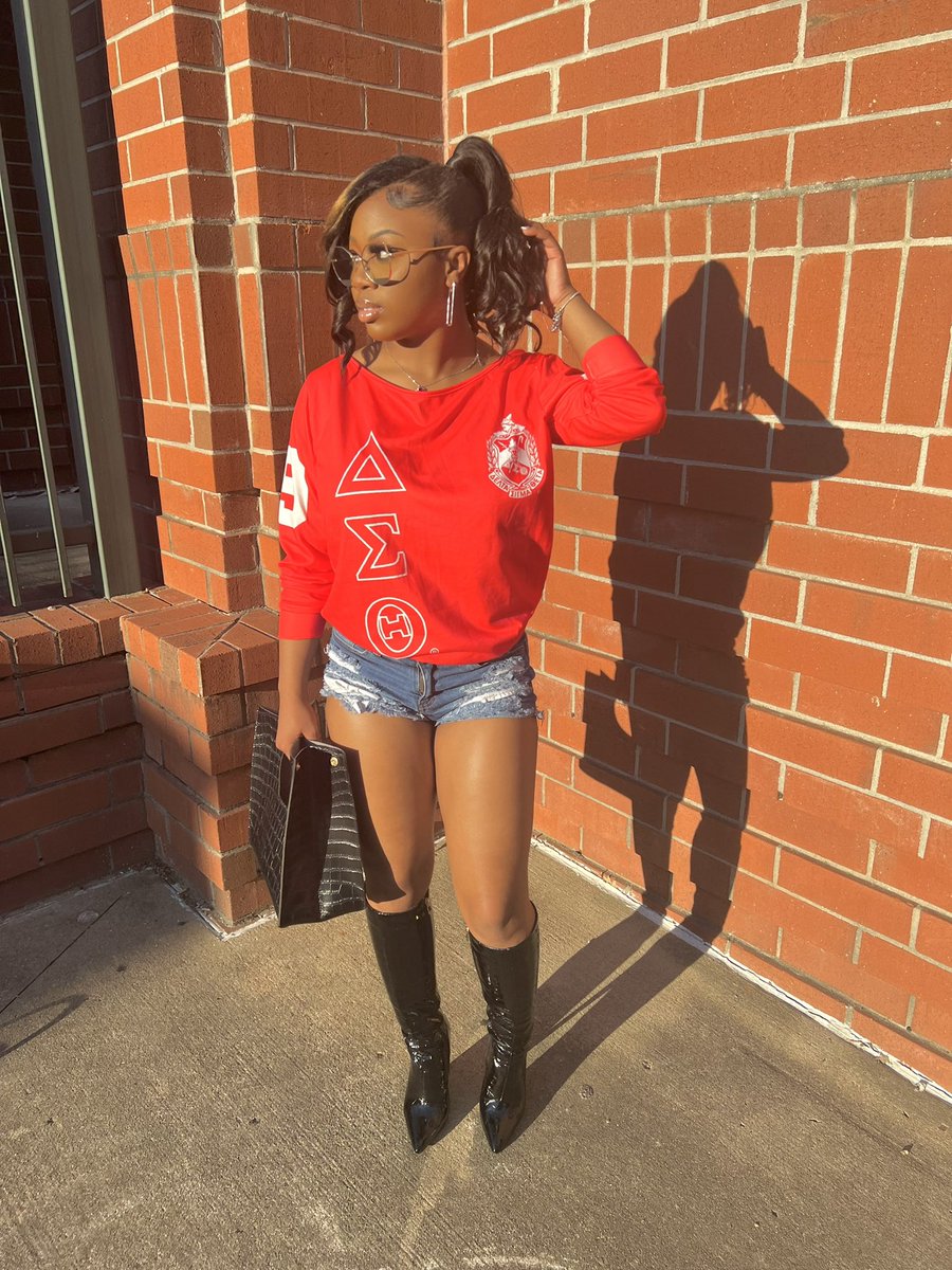 __destineyyyy's tweet photo. the secret weapons are always revealed at the right times🤫

#YourFavRED #TheRealFree #BOW #DeltaPi #CAUSEHELLO https://t.co/52KU51KrOI