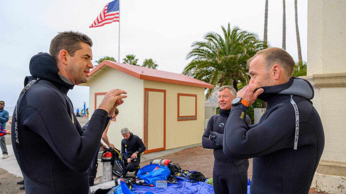 mentes_astro's tweet image. 👉 COMENZÓ EL ENTRENAMIENTO DE #POLARISDOWN

🗓️ Esta semana se realizaron las pruebas en piscina y el océano, preparando las actividades extravehiculares fuera de la nave #CrewDragon a finales de 2022.