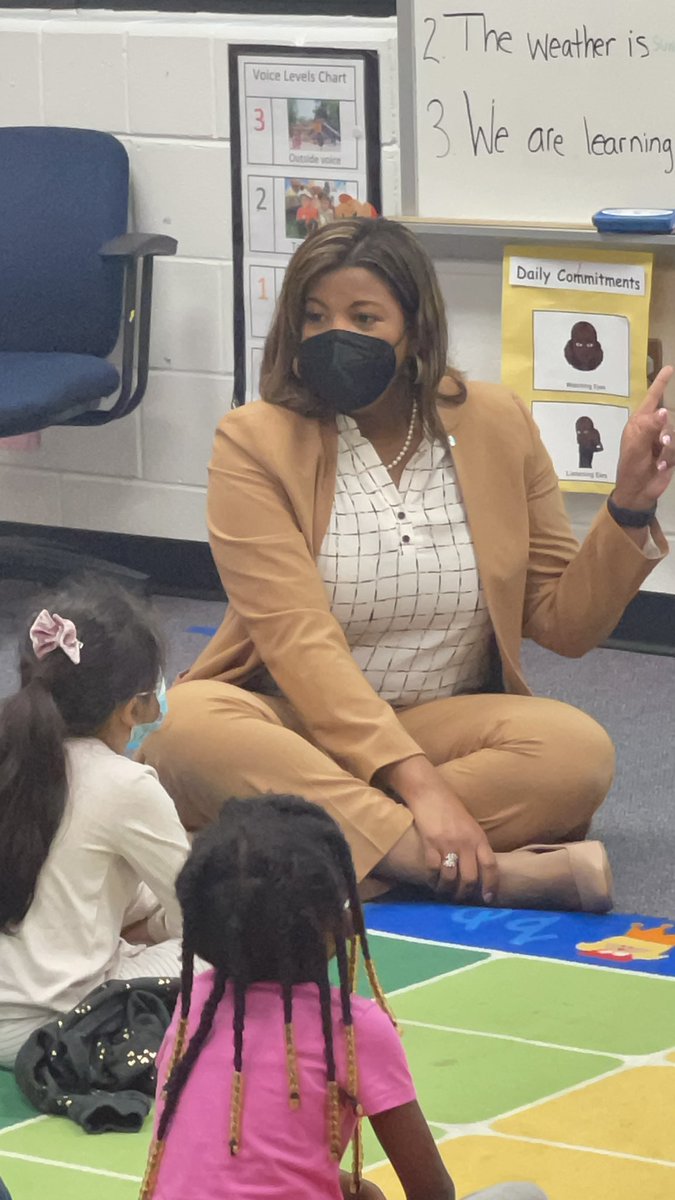 SWANSPrincipal's tweet image. We were honored to have @DrFutrell and others visit our PreK class last week. We danced, sang, and read a story. These students are ready for kindergarten!! Thank you for the visit! @SwansCreekES @PWCSNews @TheColon_s #WeAreSWANS #readyforkinder
