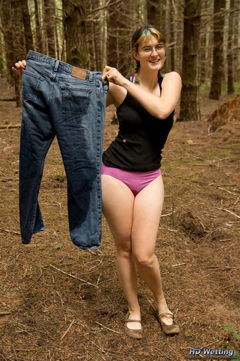 AlexLak45583312's tweet photo. #omo #weeing #peeing #wetting #femaledesperation https://t.co/omQMove2vA