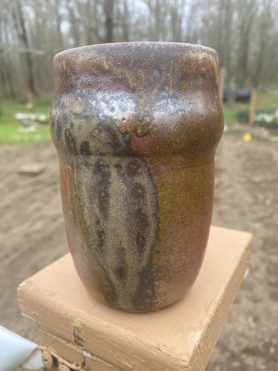 tken164's tweet photo. Wood fired tumblers

#pottery #ceramics #handmade #stoneware #instapottery #contemporaryceramics #handmadeceramics  #potterylove #clayart #handcrafted  #handmadeceramic  #handmadepottery #rhodeisland  #newengland #ri  #oceanstate #rhodeislandlife  #southcountyri #smallbusiness https://t.co/76TQrOLTif