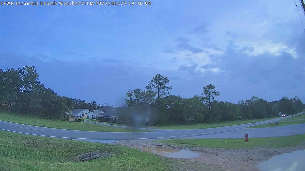 FSWN Escambia Beulah Fire Station at sunset and it's 71.0 F. https://t.co/3KPSzn8kT7