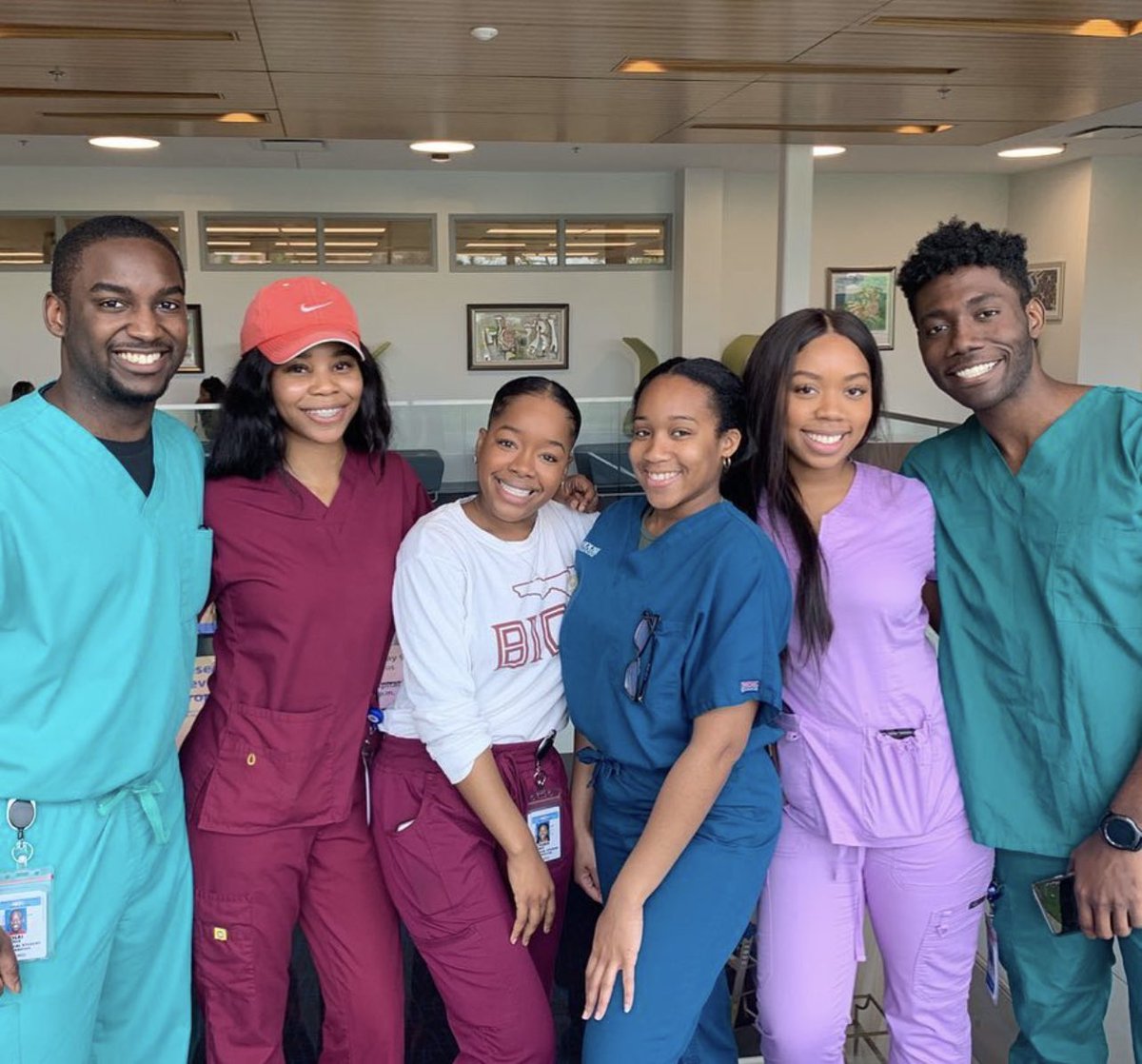 DrPiinkShoes's tweet image. How it started                     How it’s going