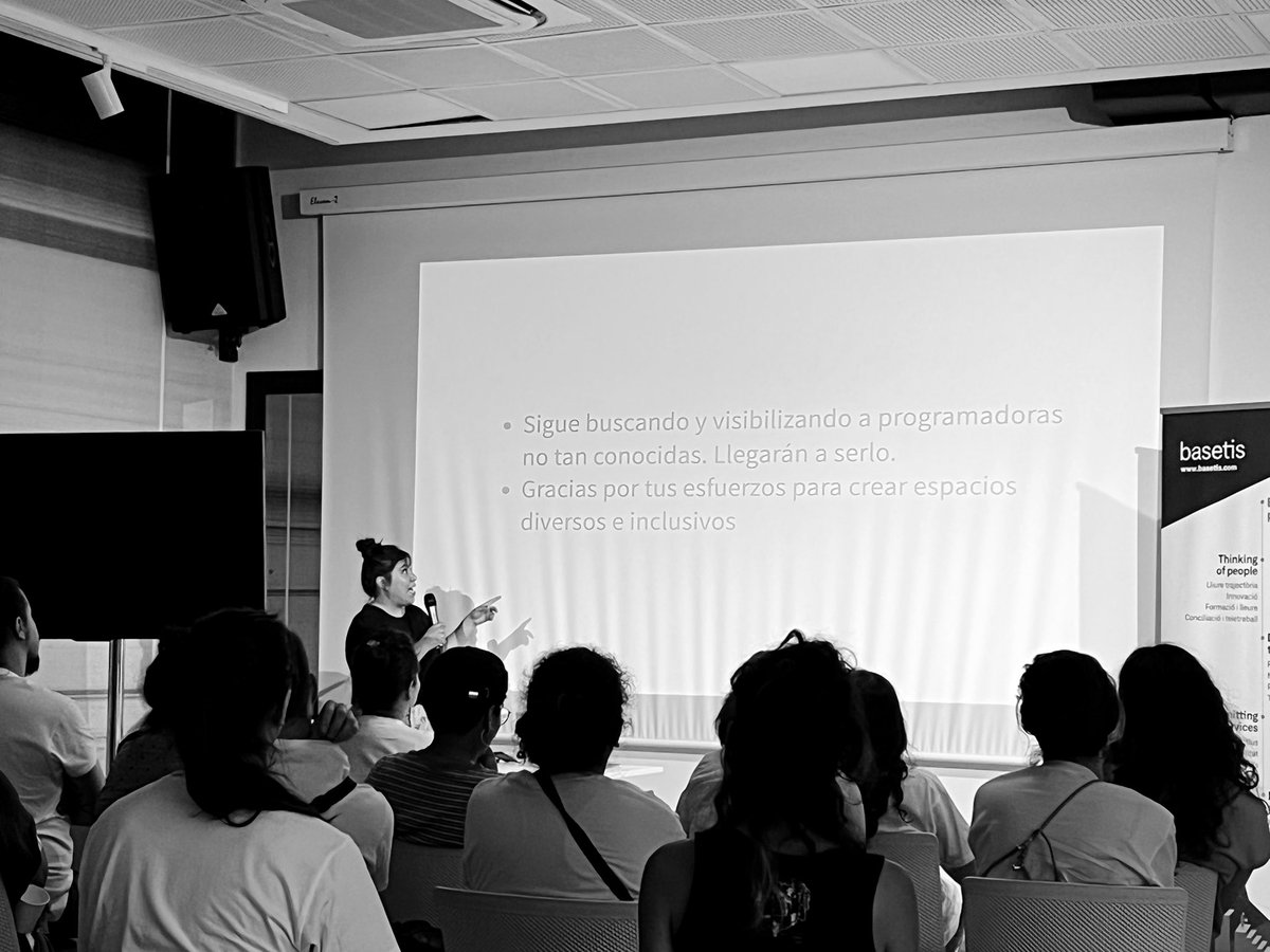 La gran <a href="/cristina_verdi/">𝙲𝚛𝚒𝚜𝚝𝚒𝚗𝚊 𝚅𝚎𝚛𝚍𝚒</a> habló sobre “La nueva generación de mujeres programadoras”. Muy TOP! 🙌🏼 #Empowerhack #LaCompiladora #SomosCoders