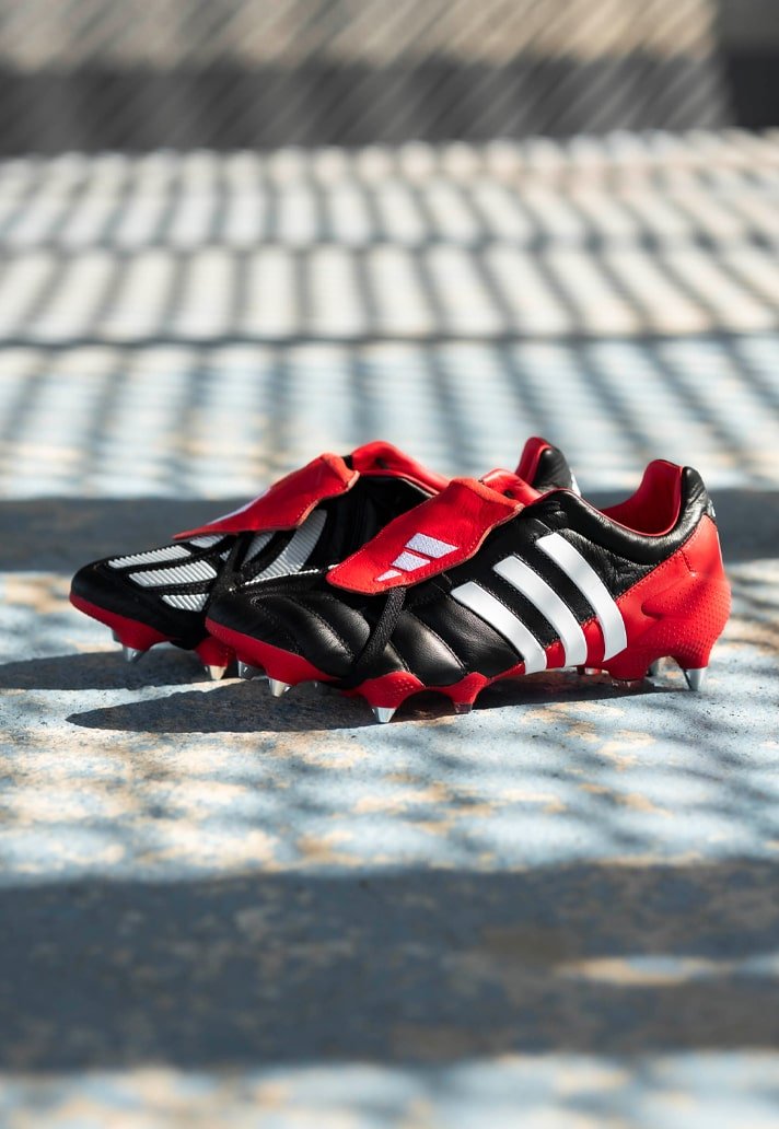lnstantFoot's tweet photo. 🔴 adidas fête le 20ème anniversaire de la volée de Zidane en #UCLfinal en rééditant la fameuse "Predator Mania" !

Le remake à l'identique fait partie d'une édition limitée de seulement 2002 paires, l'année où son but emblématique a assuré à au #RealMadrid sa neuvième #UCL ! https://t.co/y7KwbQSFcE