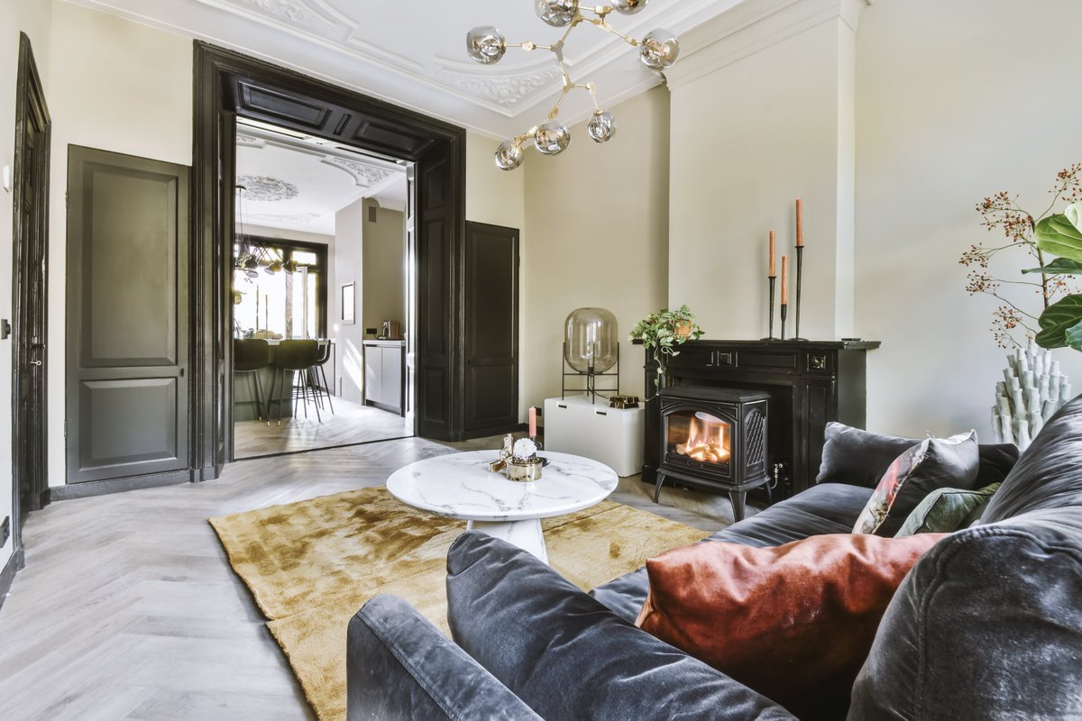 Uno de los materiales que más está despuntando en interiorismo esta temporada es el terciopelo. Colores y variados y tapizados en diversos muebles. ¿Qué opinas de este tejido para tu hogar?

#deco #decoracion #decotips #interiör #interior #alfombra #textil #terciopelo #muebles