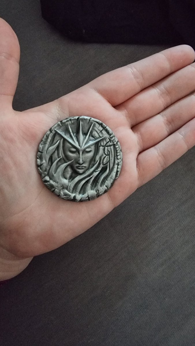 KielersprotteTV's tweet photo. @pookyartrealm It is beautiful, quite large (fills the palm) but narrow and is a bit heavy. I love it!❤️ https://t.co/WUh3MDDjOw