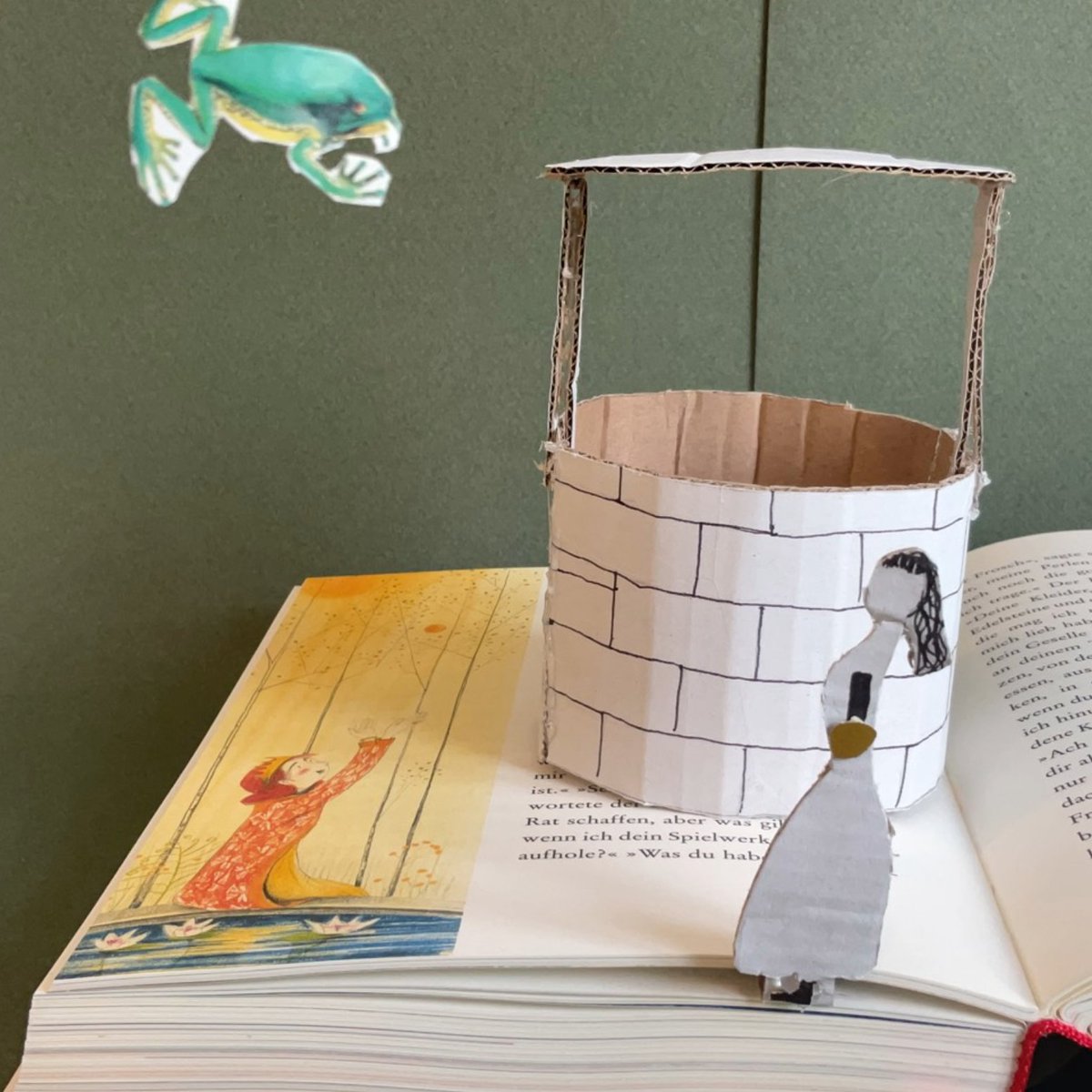 Wir waren am Wochenende fleißig und haben visuelle Gedichte, Trickfilme und Buchtrailer für das Begleitprogramm auf kiks-festival.online eingebaut, also schaut mal rein!