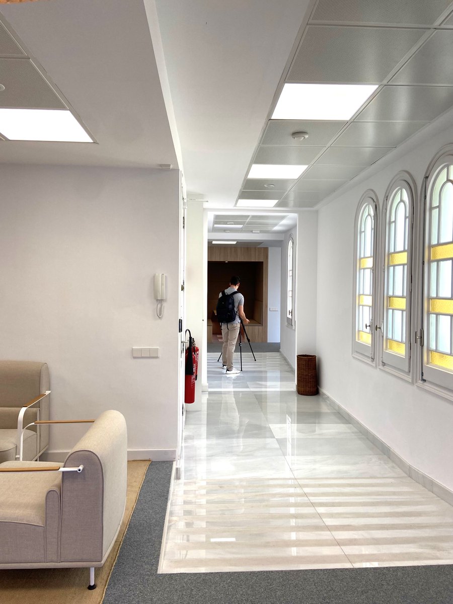 NetworkiaBC's tweet photo. Hoy en nuestro centro de Networkia Rambla estamos haciendo un reportaje fotográfico y un tour virtual. 📷

¿Tenéis ganas de ver el resultado?

#office365 #flexoffice #fotografías #coworking #tourvirtual #networkia #oficinas https://t.co/SGqhQ0i2ht