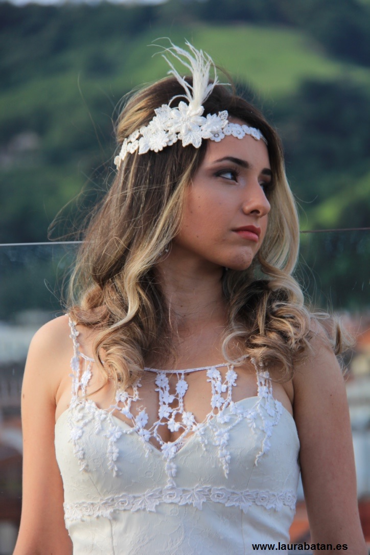 LauraBatan's tweet photo. Tenemos todo tipo de tocados para cada tipo de vestido ✅
👉 https://t.co/s8EHCDqKMg 👈

#confeccionadoeneuskadi #noviaslaurabatan #complementosdefiesta #complementosmujer #cascoviejobilbao https://t.co/UgvWRPkkFq