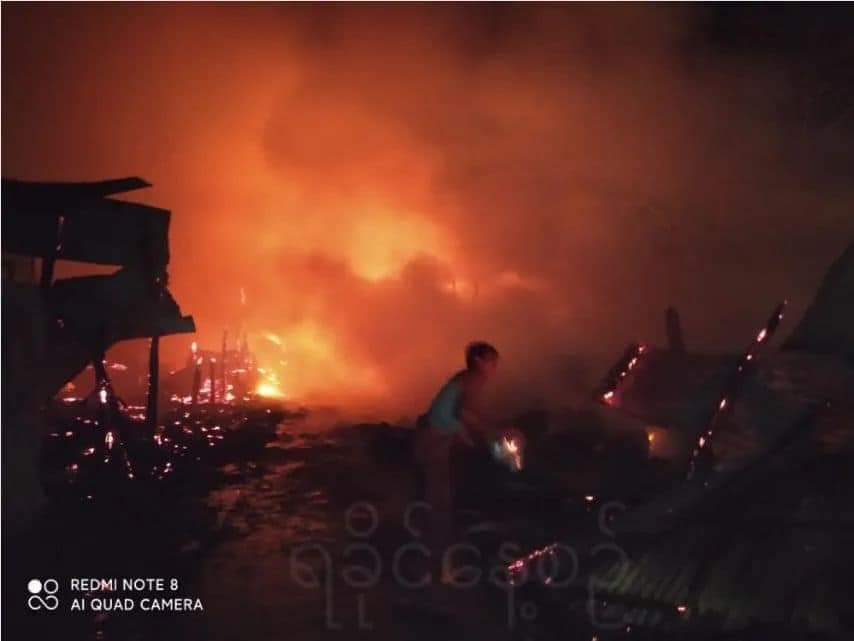 26 shops were burnt in a fire at Nyaung Chaung Market in Rakhine State’s Buthidaung Township early Monday. The market sits between a Rakhine village and a Muslim village, and residents from both sell there. The cause is still unknown. (Photo: CJ) #WhatsHappeningInMyanmar