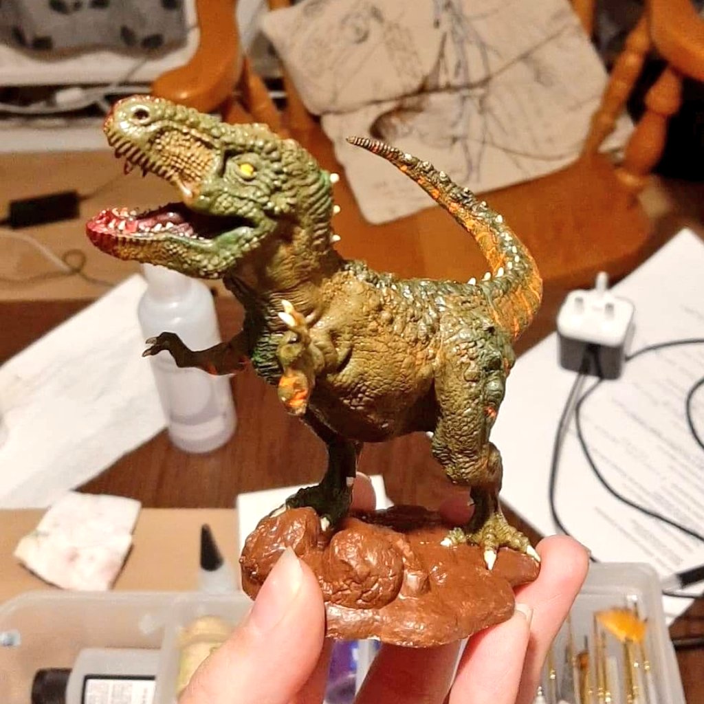 LadyKdubz's tweet photo. Starting Thursday, I am going to do a #miniaturepainting series on #twitch! While I am still figuring out the photography, here is a #SneakPeek at the kind of thing to expect on https://t.co/hK95CzCvVB! #DnD #SupportSmallStreamers #warhammer40k #painting #art #ThursdayMotivation https://t.co/CAHogRfpyn