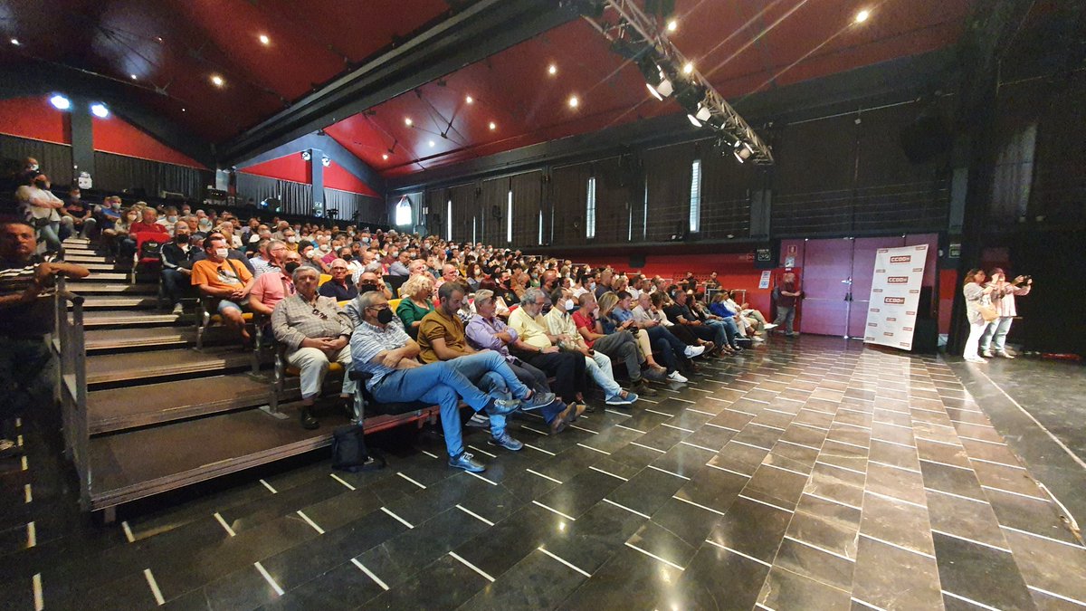 @CCOOHu hoy tiene un día grande: nuestra fortaleza +300 delegados y delegadas sindicales en asamblea con @UnaiSordo @nurialomar y @juliaperea1982