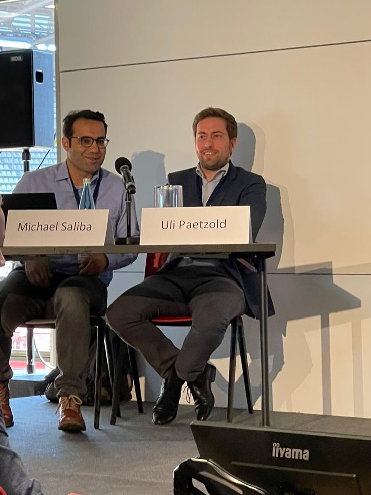 SalibaLab's tweet photo. ☀️Tune to #TandemPV22 to learn more about #Perovskite for Tandem Solar Cells chaired by Prof. Michael Saliba @miliba01 &amp; Prof. Ulrich Paetzold @PeroTaskforce 🎯
🧑‍🔬Talk to our👩‍🔬:@stephanie_essig ,Tobias,Seyma @adanasun, Aditya for ongoing tandem work in @SalibaLab  @Uni_Stuttgart https://t.co/DZLBFqaKR8