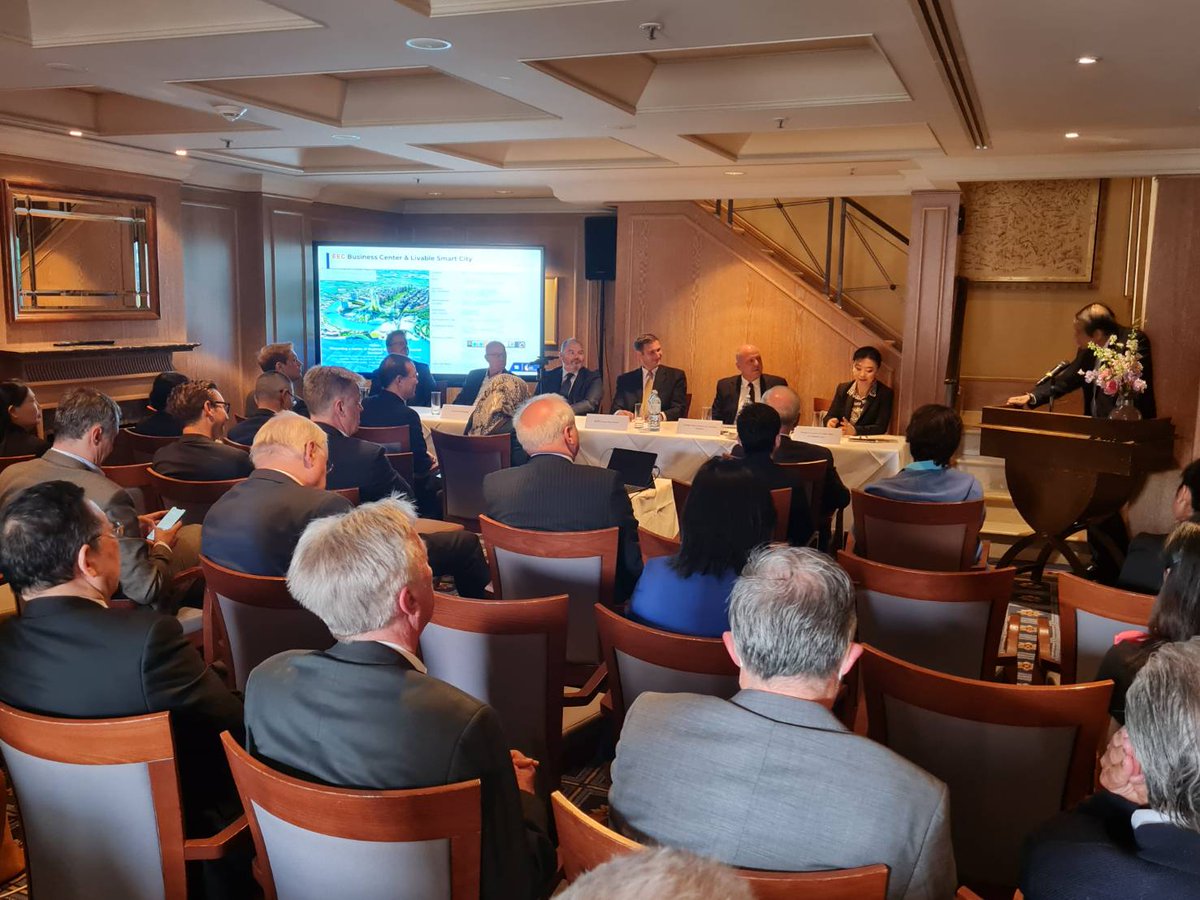 GermanThaiChamb's tweet photo. Today @ “Thailand meets Germany” event in Berlin #GTCC ED participated as a panelist on “Forging Thai-German Business Partnership” & discussed results of our survey on #EEC recently conducted among #GTCCmembers. #PartnerinThailand https://t.co/DfLCVy11rJ