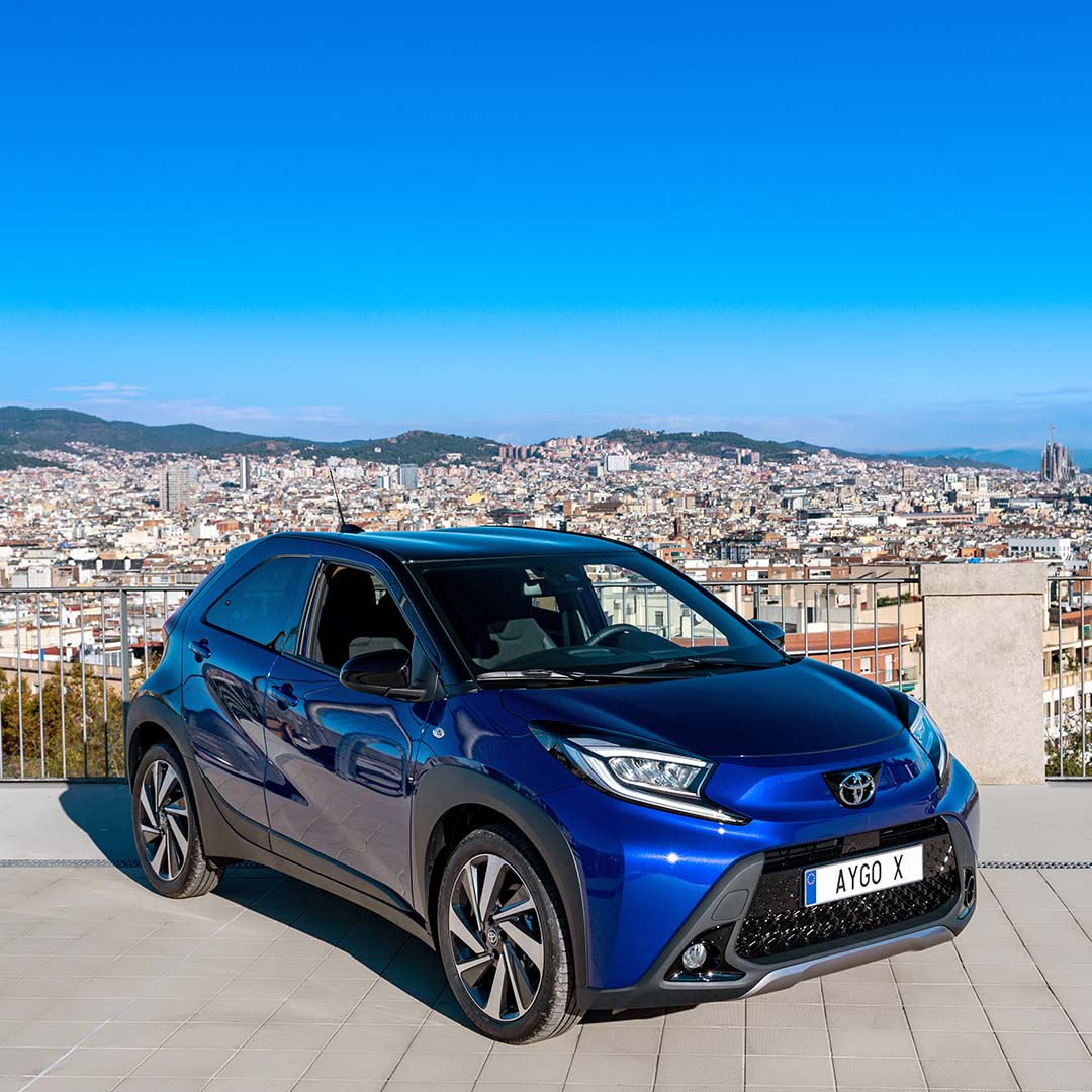 Group1Toyota's tweet photo. Drive tall in the All New Aygo X. Taller and bolder, it enjoys a wide crossover stance and a panoramic view of the road.

Discover All New Aygo X today: https://t.co/UQHU17VYzJ https://t.co/7Wv8s9oBxp