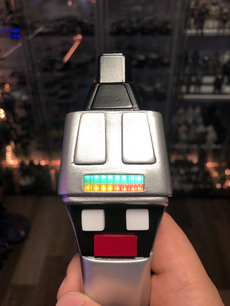 GeekToyLove's tweet photo. All buttoned up and everything still works. This Starfleet Type 2 Phaser (Boomerang) is all done and can ship out Tuesday. Body by Stapleton, electronics you GMProps
#2022Commissions #GeekDen #StarTrek #StarTrekVoyager https://t.co/02eN174Oaj