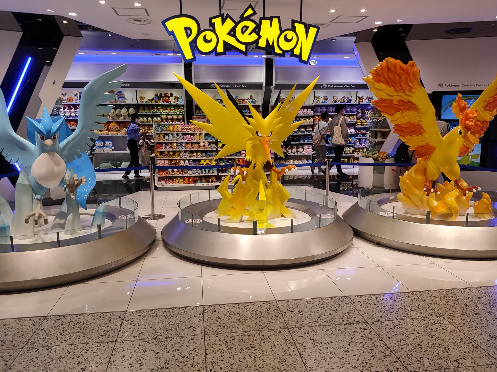 霧島の人 ポケモンセンター大阪でお買い物 T Co Ey2zvapqeg Twitter