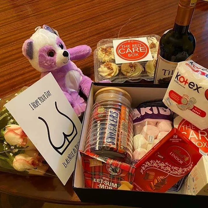 The_RedCareBox's tweet photo. From easing pain to satisfying cravings🍰🍫🍬🍷
The Red Care Box is every lady’s complete period care package. Call us today to plan for the next cycle for your loved ones.
Practical gift for the ladies in your life🎁😉

#OnTheFlowEssentials 
#SpreadingLoveOnePacakgeAtATime🎁 https://t.co/V46Y5ctI64