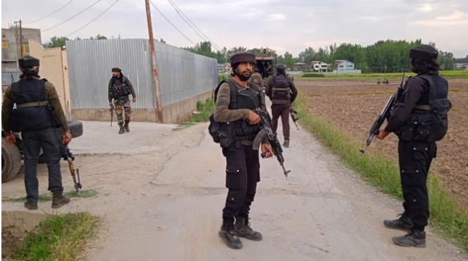 pir_panjal's tweet photo. JAMMU;Two terrorists have been killed in an encounter between security forces and terrorists in Pulwama. Both the terrorists were involved in the killing of unarmed policeman Riyaz Ahmed on May 13 #IndianArmyPeoplesArmy #daterush #sidhumoosewala #GujaratTitans #HalaMadrid #Monac https://t.co/WmN2eQkoGA