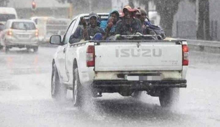 ChrisExcel102's tweet image. Ngoba my brother asinawo amafa, Asinawo ama connections, futhi asina backup! it's just us and God 

The Goal is just to see our families eating.

Nanamhlanje sizovuka siyozama futhi🙏