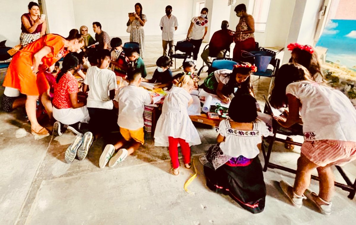 EmbaMexMls's tweet photo. Distinguished Mexican Women in Malaysia, continues with their valuable contributions to the Embassy: Liza Gomez-Junco, with double exhibition; Susana López, with a drawing class "Limoncito Art Corner"; and Diana Lecorné with a traditional piñata. Thanks on our Children's Day. https://t.co/b9Gm0IQI8X