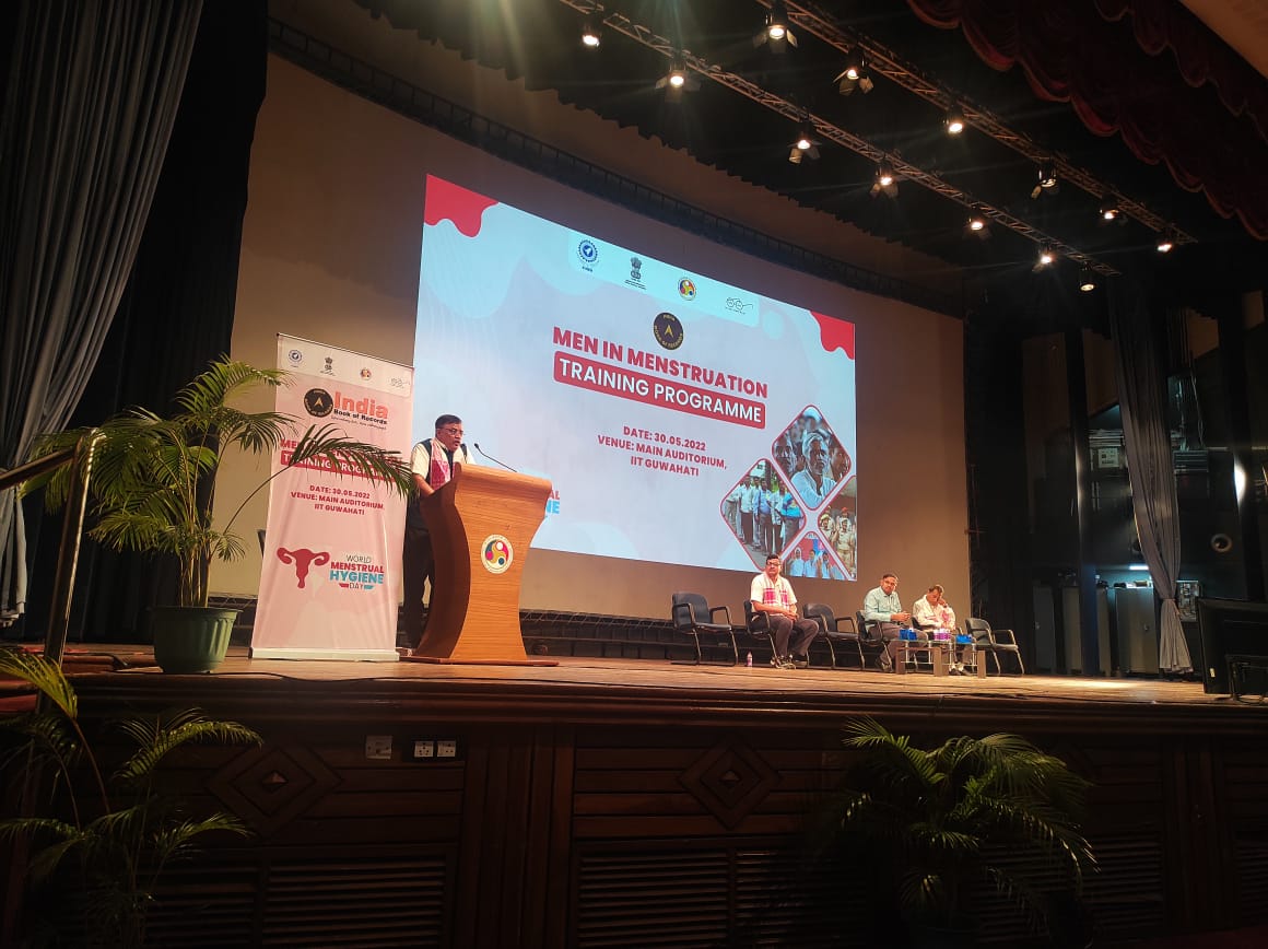 Director @IITGuwahati, @SITHARAMtg addressed during 'Men in Menstruation' training, an India Book of Records event at IIT Guwahati, Auditorium. Deputy Commissioner, Kamrup @kailashkarthik was also present at the event.

#MenstrualHygieneDay #MenstrualHygieneDay2022