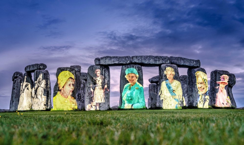 piersmorgan's tweet photo. Stonehenge! Brilliant 👏👏 https://t.co/tp40QkweQf