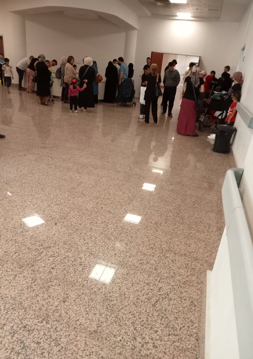 Koskoca hastanede 1 saattir sağlık kurulu kaydı için yazıcının düzelmesini bekliyoruz. Bunca insan daha doktor doktor gezecek! <a href="/saglikbakanligi/">T.C. Sağlık Bakanlığı</a>