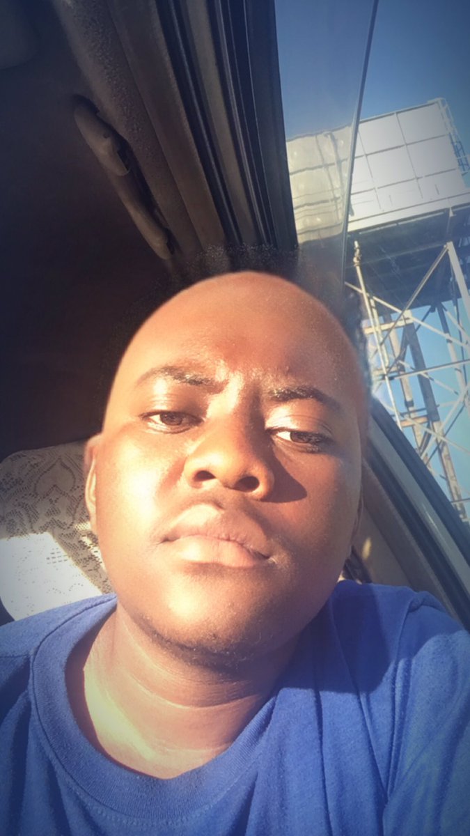 Damian200's tweet photo. Others : I need to dye my hair blonde
Me: https://t.co/BLOfclKhqI