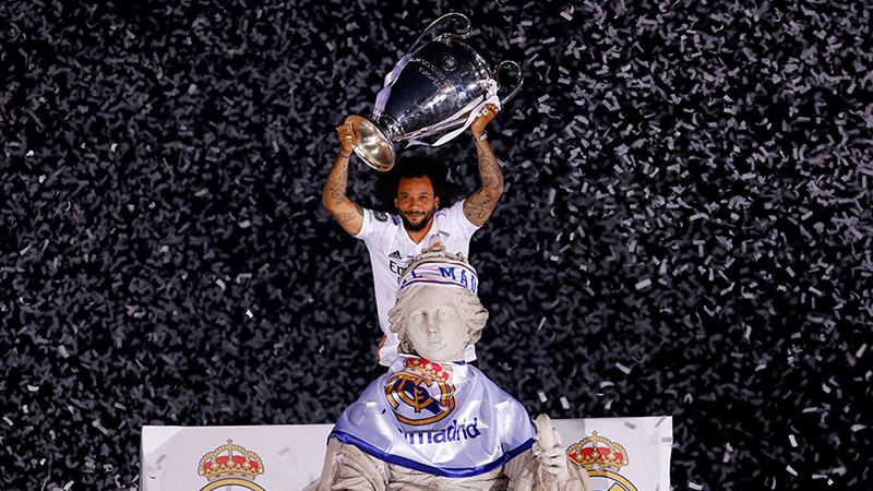 Noktatv24's tweet photo. Marcelo 16 Sezonun Ardından Real Madrid'e Veda Etti
Marcelo, 25 kupa ile İspanyol kulübünün tarihinde en fazla kupa kazanan futbolcu oldu.
#RealMadrid #macelo #UCLfinal https://t.co/ASqGcsFmVw