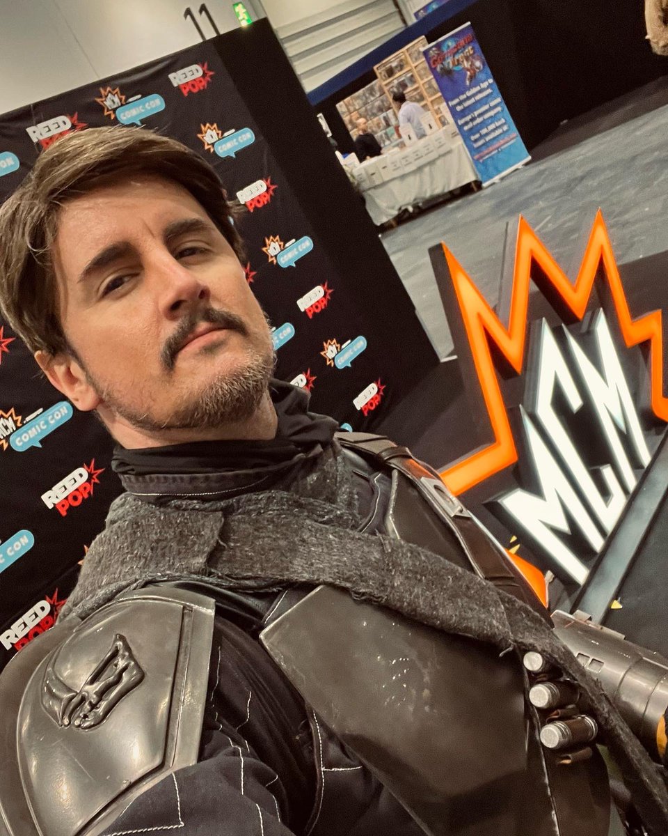 GH__Fitness's tweet photo. A great day promoting #getkidsmoving at the @MCMComicCon London! The force is strong with this one ☝🏼 #starwars #ComicCon #MCMComicCon #StarWarsCelebration #AhsokaTano #dindjarin #TheMandalorian #physed #kidsfitness #kidsworkouts https://t.co/rxpa3tiIqo