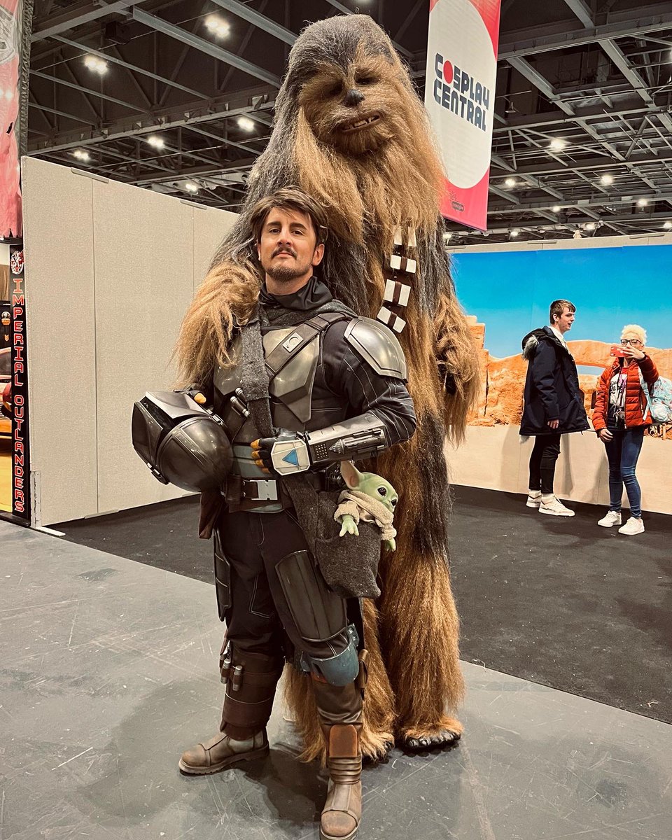 GH__Fitness's tweet photo. A great day promoting #getkidsmoving at the @MCMComicCon London! The force is strong with this one ☝🏼 #starwars #ComicCon #MCMComicCon #StarWarsCelebration #AhsokaTano #dindjarin #TheMandalorian #physed #kidsfitness #kidsworkouts https://t.co/rxpa3tiIqo