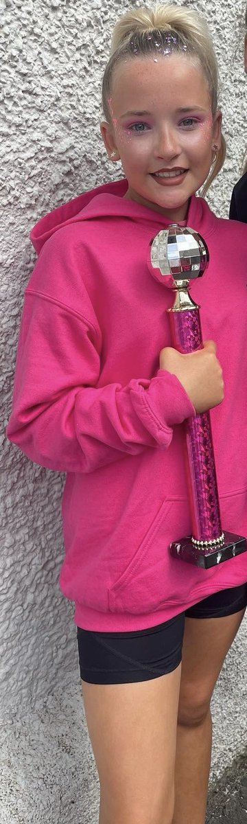 fernreaderX's tweet image. Super proud of Mia &amp;amp; Gary❤️ Mia had her floor show with her dancing &amp;amp; done amazing✨ Gary also having a tournament with his football club that won 7-8 games⚽️ @StMonicaMilton @Educ8ingInHeels @broadley_mr