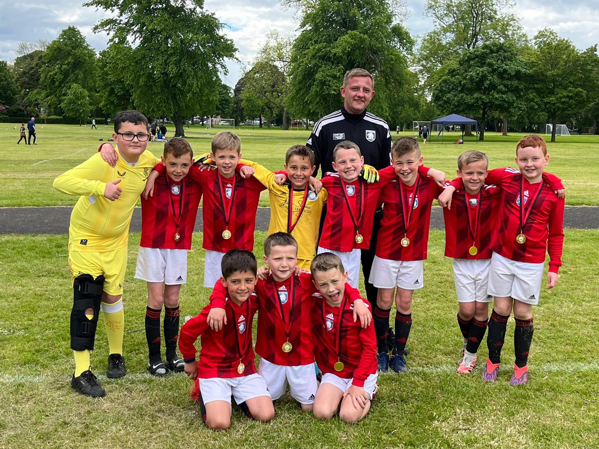 fernreaderX's tweet image. Super proud of Mia &amp;amp; Gary❤️ Mia had her floor show with her dancing &amp;amp; done amazing✨ Gary also having a tournament with his football club that won 7-8 games⚽️ @StMonicaMilton @Educ8ingInHeels @broadley_mr