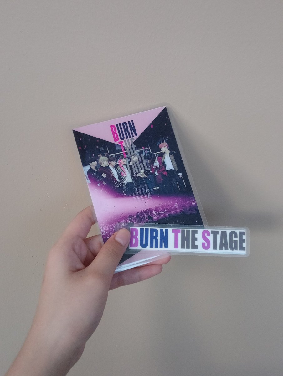 chakives's tweet photo. #chaclsells wts lfb lf bts bns ph

seokjin mots square photo
P140 (got it for P160 🥲 op)
- mint
- onhand

2018 burn the stage memorabilia 
P170 (same price)
- mint
- onhand
- laminated for protection

set = P300 only!

W FREE JIN DICON PC https://t.co/CfD89KDY9D