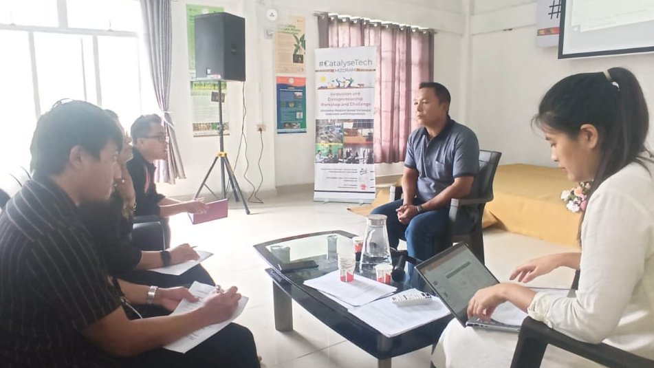 AicSelco's tweet photo. Final pitching by innovators & ongoing jury sessions for Mizoram #CatalyseTech 2022
#innovation #Entrepreneurship #startups
@MisticMizoram @mnreindia @HubMizoram @AIMtoInnovate @MDoNER_India https://t.co/vZs9Z9V3ON