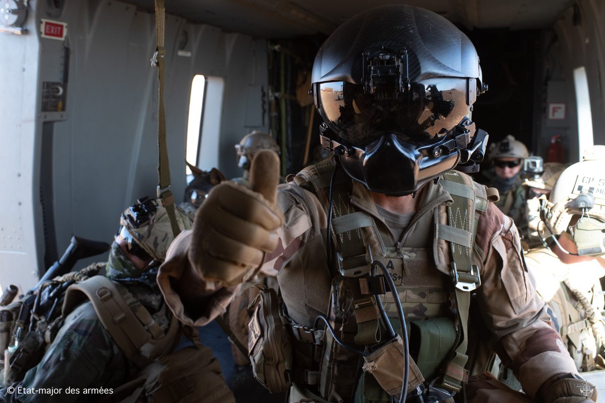 EtatMajorFR's tweet image. Déjà lundi ?

Décollage pour une semaine comme ça 👍 #MondayMotivation