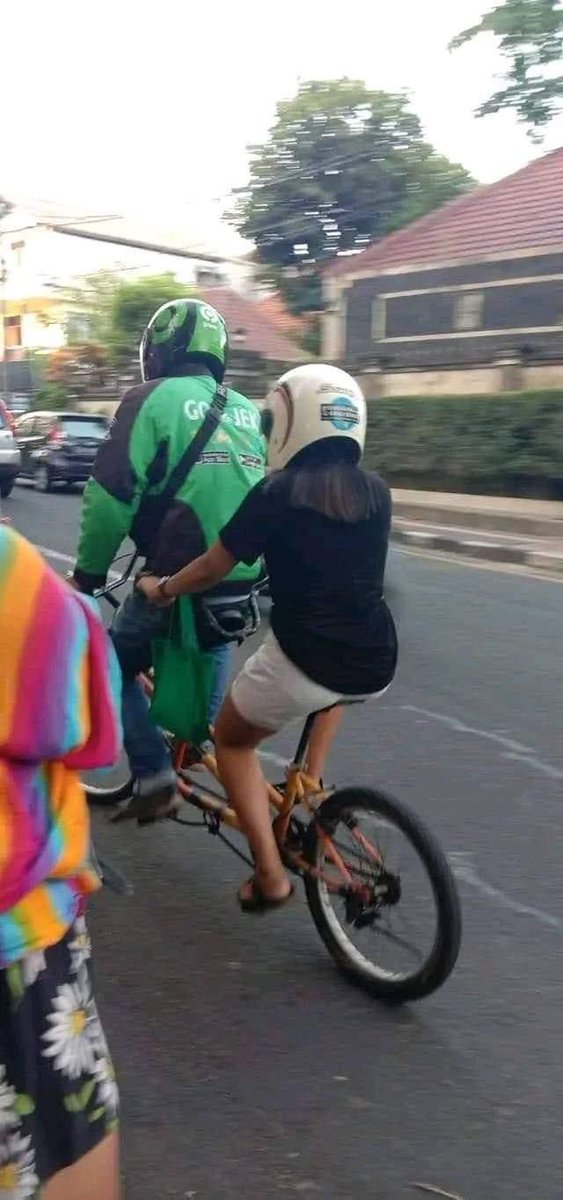 GarasiKomedi's tweet photo. Go bike https://t.co/PW07QLq2P9