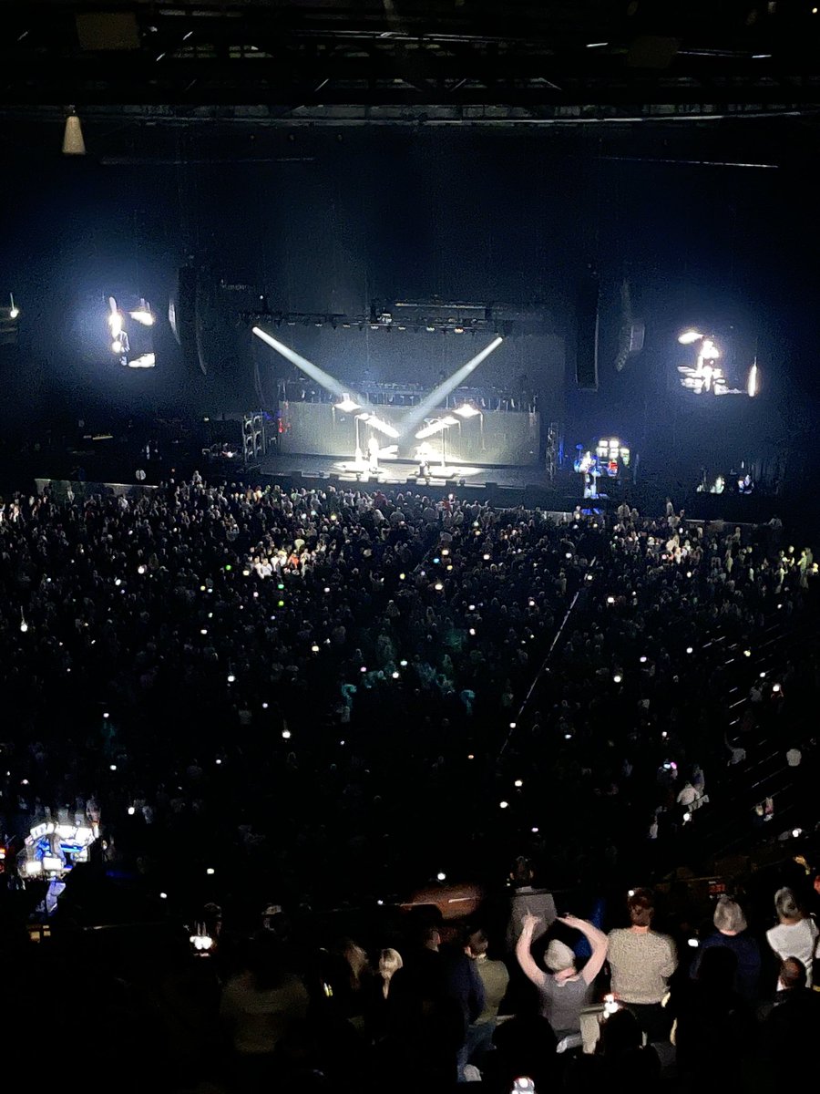 Lolisa46's tweet photo. Our view #PetShopBoys no one behind us so we danced the night away! #Glasgoe https://t.co/fUylaCyMHN