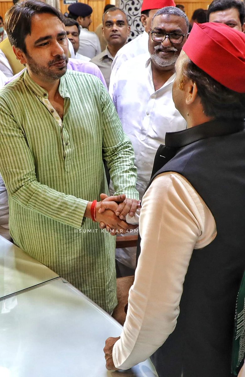 नेता हमारा, सबसे प्यारा। 
आप का दिल से आभार व बहुत-बहुत धन्यवाद।❤🙏