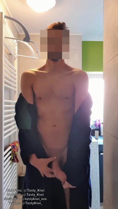 Should I take it all off? Watch below for more ⬇️⬇️ https://t.co/9T5jVPfcP1