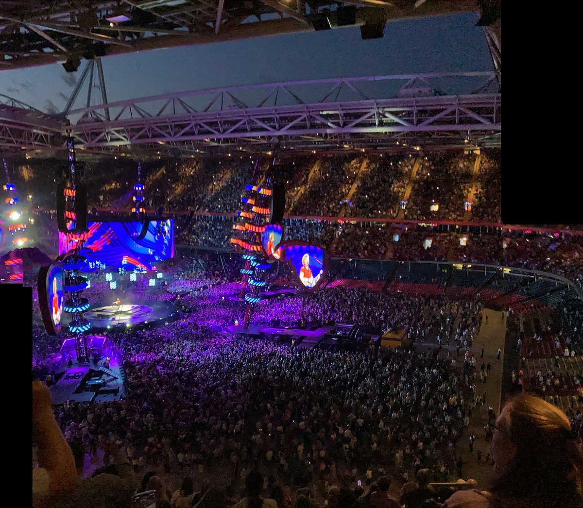 GoffLewis1's tweet photo. Ed Sheeran gig in busy Cardiff 🎵 https://t.co/01NJk6P3xM