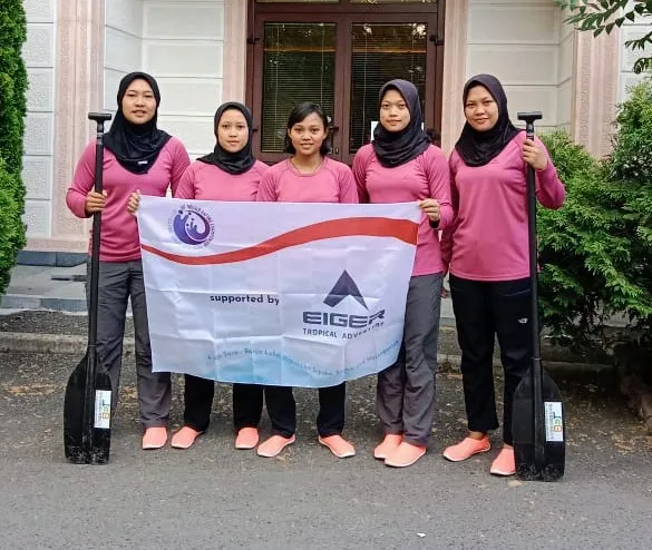 eigeradventure's tweet photo. Selamat tim Junior Rafting Team Indonesia berhasil memenangkan Medali Emas dalam kejuaraan #irfwrc2022 di Bosnia kategori Head to head Junior Women U(23). #EigerAdventure #EigerSupport https://t.co/n3mxTO9rrr