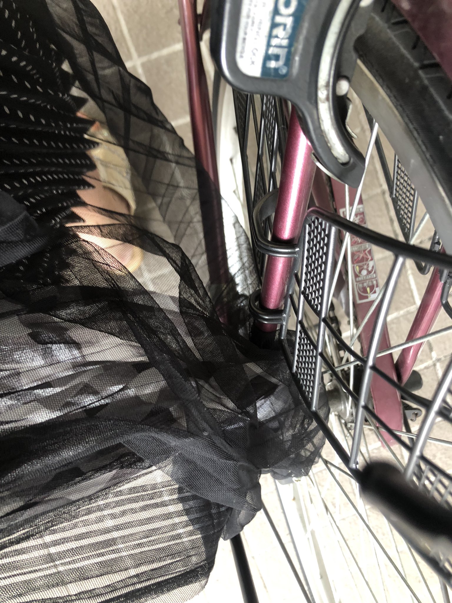 スカート 自転車 助けてもらった