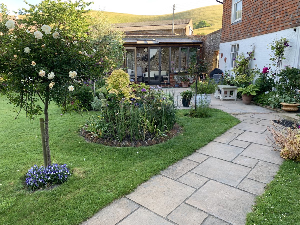 RanscombeBandB's tweet photo. Ranscombe House B&amp;B   Ready and waiting… https://t.co/gbZasxNFo3