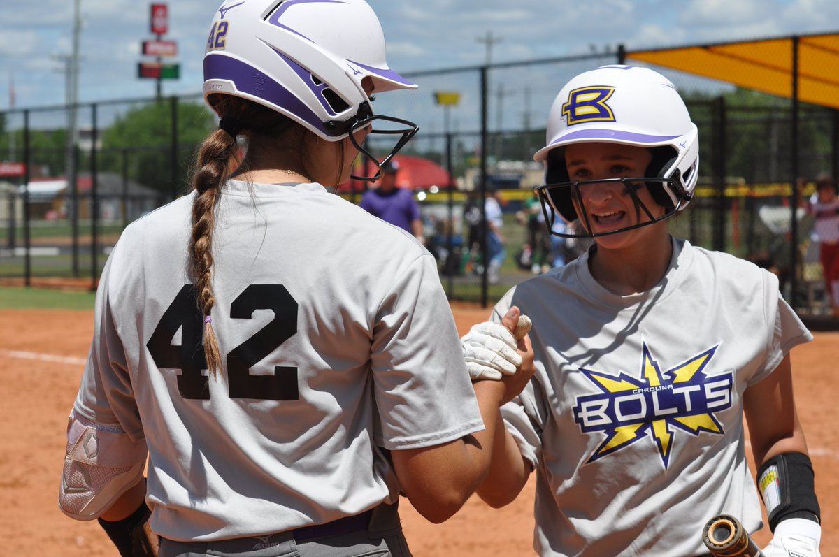 DelucoGianna's tweet photo. 1st 2022 Showcase is in the books! Words cannot describe how much I missed my girls & coaches. We went 3 and 0 plus a tie. So much I can improve on but no place or people I'd rather be in the dirt with! #DecideTobeGreat #Getoutofmyhuddle @SCBolts16U @Brandon14Carr @steve_duzan https://t.co/rnnLLZtFZa
