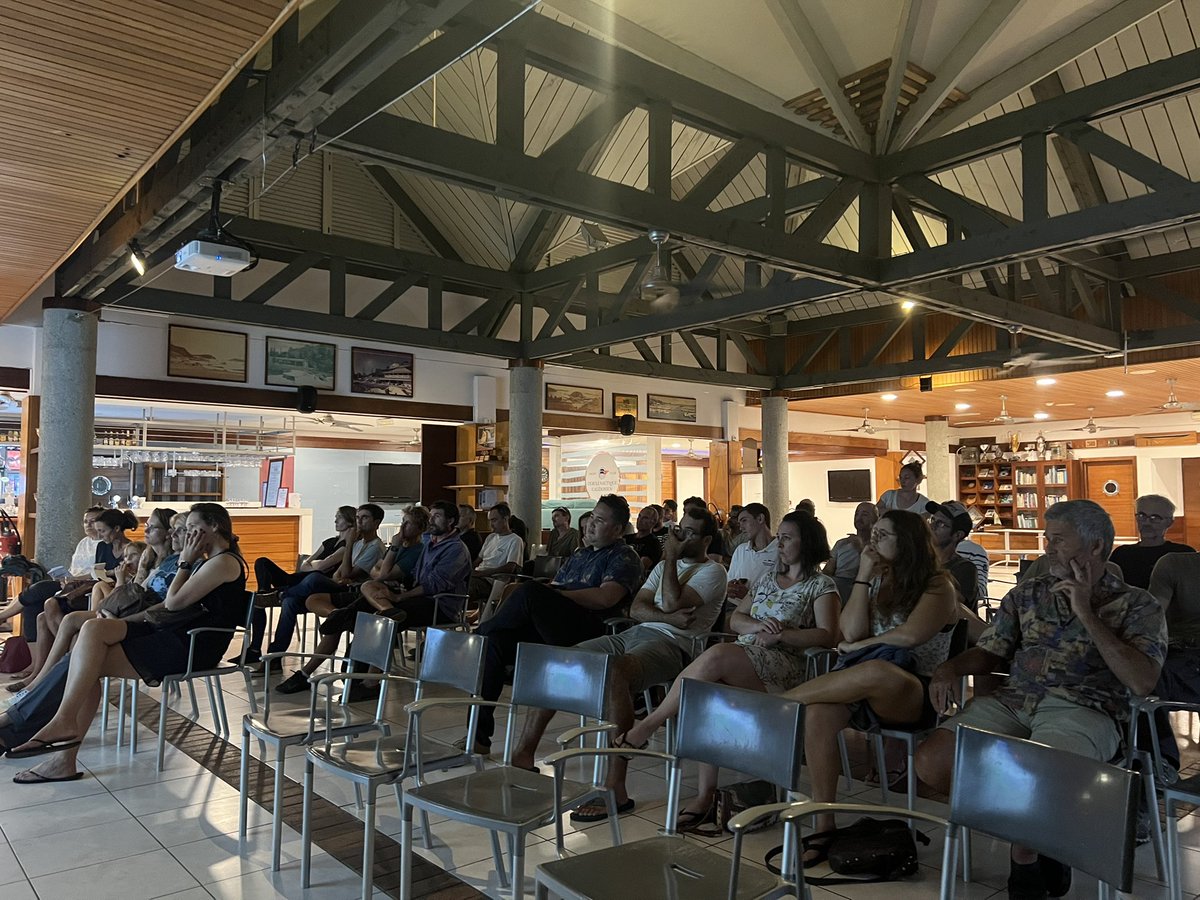 Briefing du #MRCC Nouméa à 20 jours du départ de la #GroupamaRace ! Au programme : sécurité, procédures et rappel de quelques protocoles importants en cas d’avarie. Nos skippers sont tous attentifs 🤓 
#NewCaledonia #NouvelleCalédonie