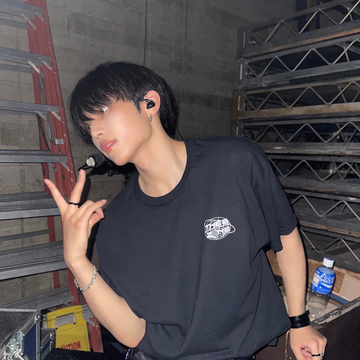 loonate's tweet photo. his loona industrialcore serve https://t.co/ndAROUaJBi